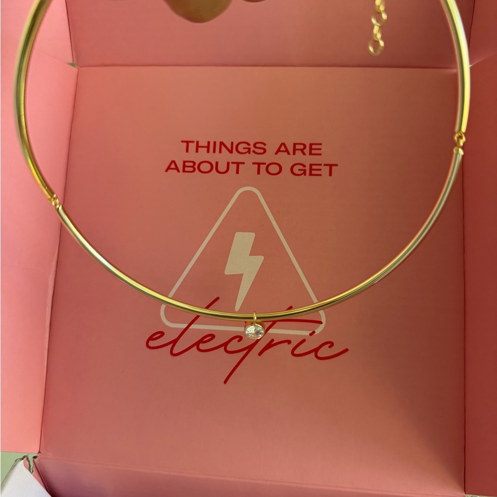 Electric Picks Belle Necklace - Gold collar necklace with crystal pendant